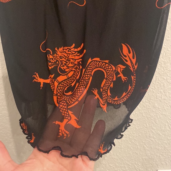 Back and red Chinese dragon dress size medium - Picture 4 of 6